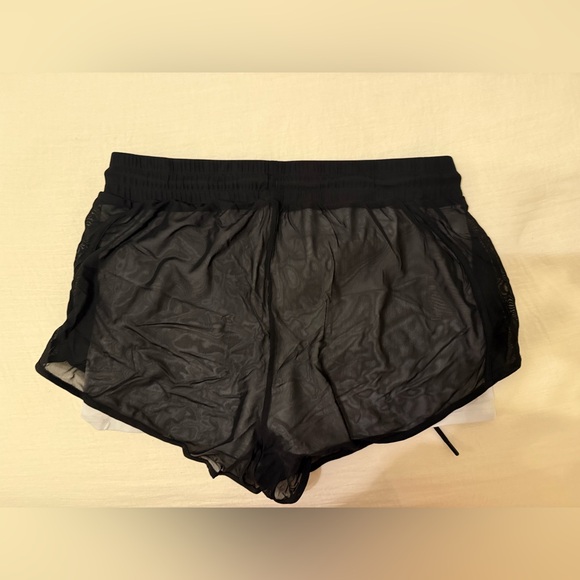 Alo shorts! - Picture 2 of 3